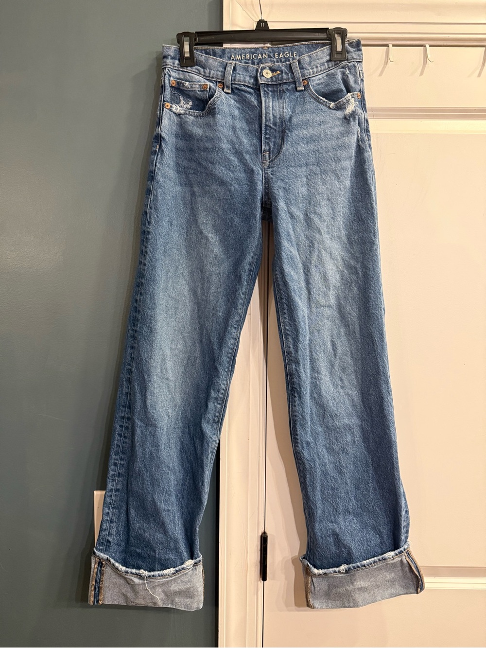 AEO Stovepipe Cuffed Distressed Jeans 2x31